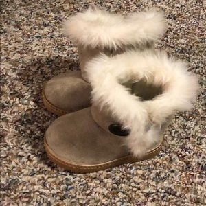 Fur boots size 6